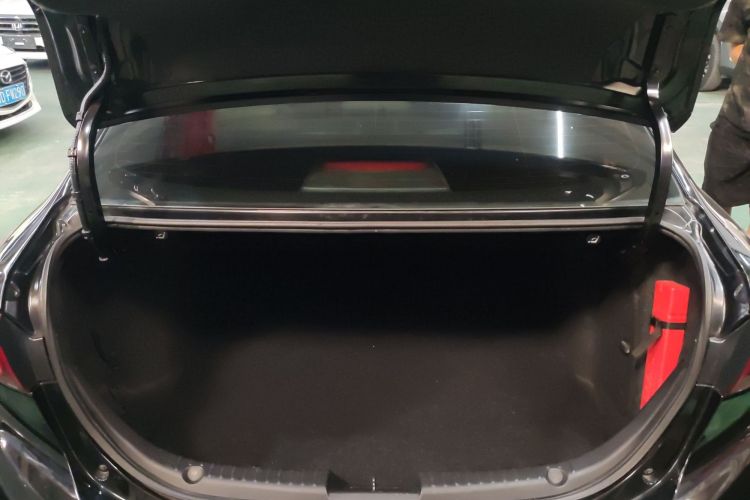 Used Mazda Mazda 3 Axela 2014 Sedan 2.0L Automatic Flagship Model