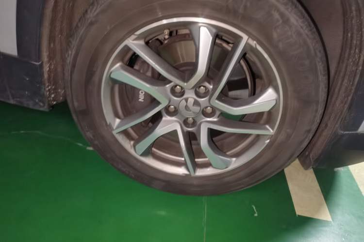 Used Nio EC6 2020 430 km Sport Version Right Front Wheel Hub