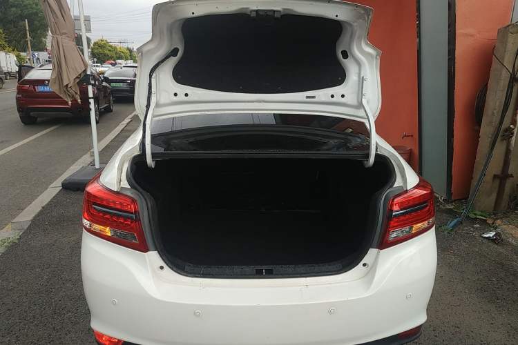 Used Toyota YARiS L Zhi Xiang 2022 1.5L CVT Leading PLUS Edition Trunk