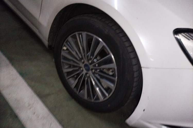 Used Ford Mondeo New Energy 2018 2.0 PHEV Zhihao Trim Right Front Wheel Hub