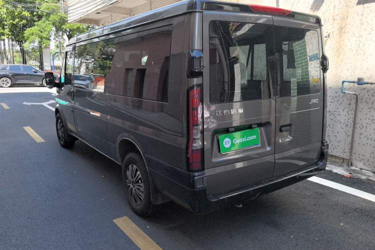 Used JMC Fushun 2023 2.0T Automatic Mid-Range Mid-Roof Commercial Multi-Purpose 7-Seater Passenger Vehicle