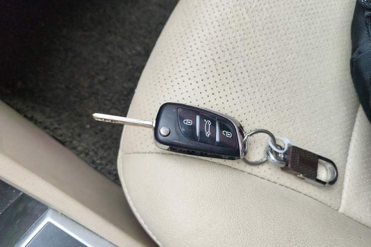 Used Hyundai Verna (older generation) 2013 Sedan 1.4L Automatic Standard GL Model
