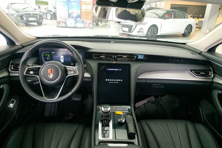 Used Hongqi H5 2024 1.5T DCT Smart Connect Flagship Edition Center Console