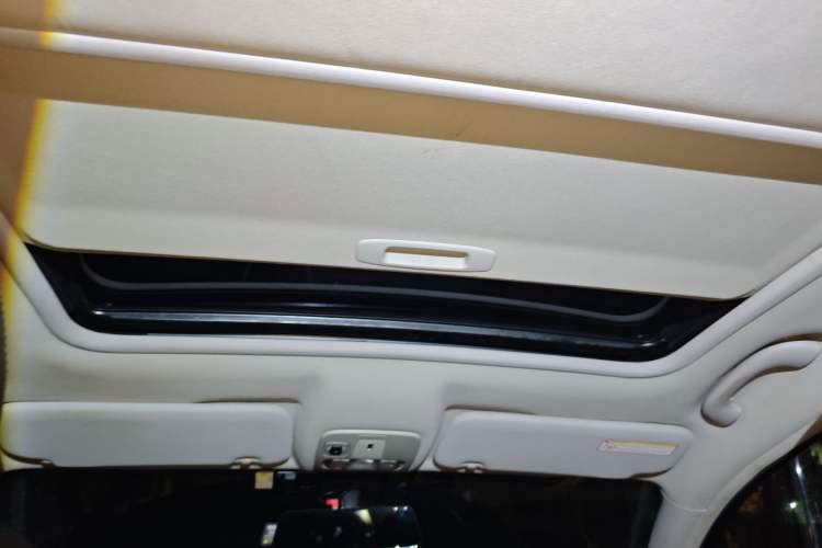 Used Citroen C5 2011 2.3L Automatic Zunyu Version
