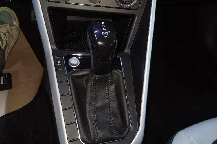 Used Volkswagen Polo 2021 Plus 1.5L Automatic Colorful Tech Edition Gear Lever