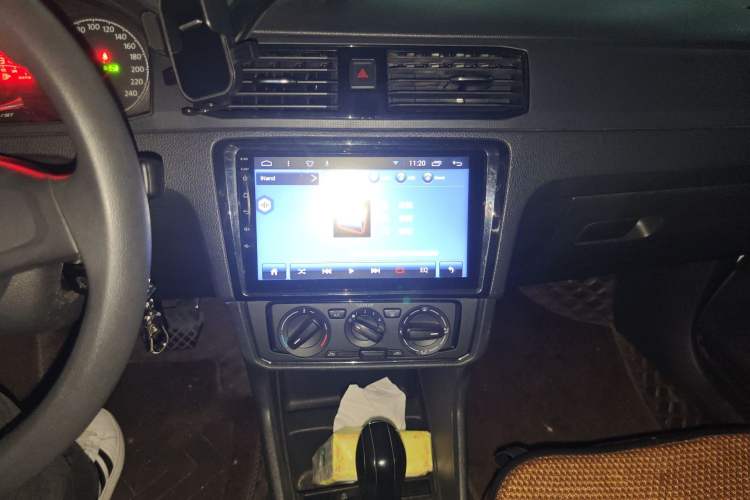 Used Volkswagen Santana 2018 1.5L Automatic Fashion Edition Audio And AC Panel