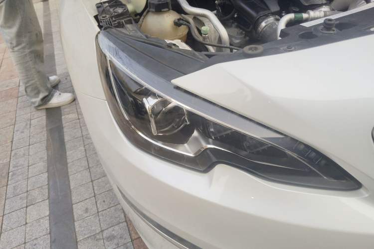 Used Peugeot 408 2014 1.6T Automatic Supreme Edition Right Front Headlight