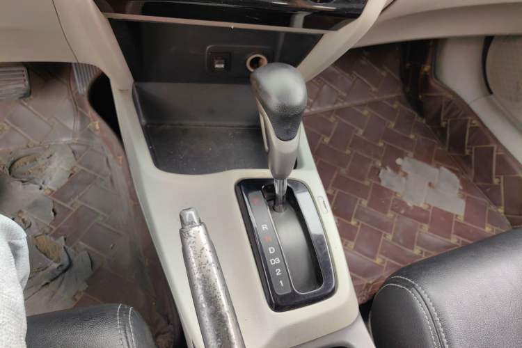 Used Honda Civic 2013 10th Anniversary 1.8L Automatic Comfort Version Gear Lever