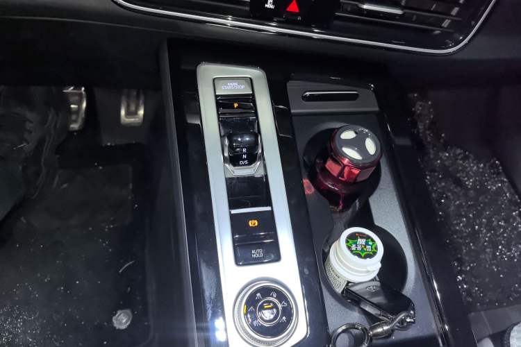 Used Volkswagen Tavendor 2024 380TSI All-Wheel Drive R-Line Cruise Edition