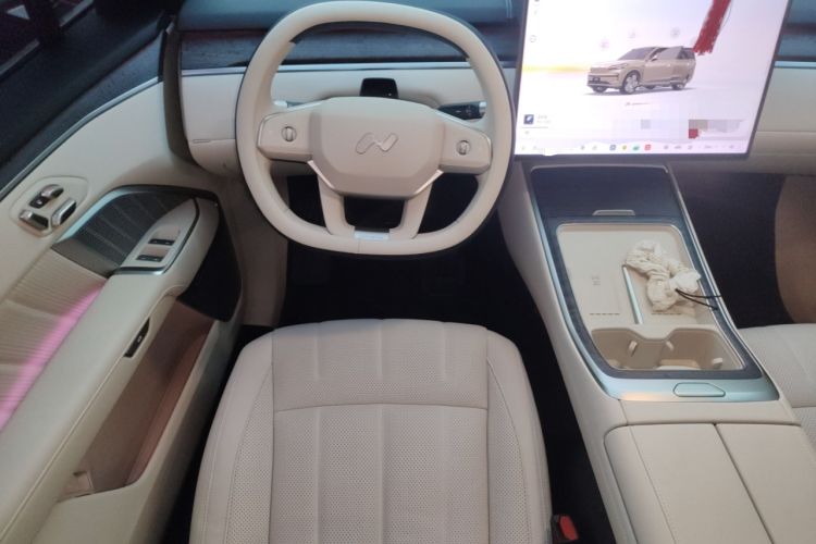 Used ONVO Luxeed L90 2025 Model—Ultra Six-Seater Version
