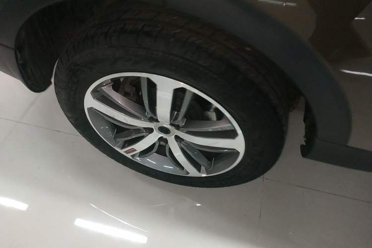 Used Haval H6 2017 Red Label 2.0T Automatic Two-Wheel Drive ZhiShang Model Right Rear Wheel Hub