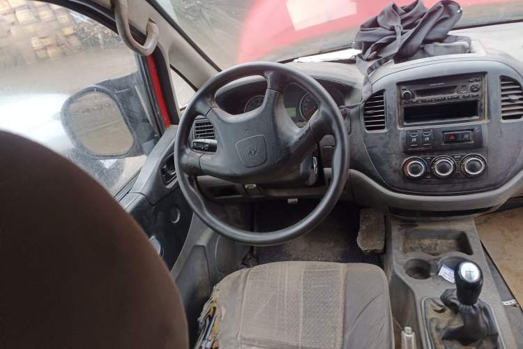 Used FORTHING Lingzhi 2014 V3 1.5L 7-Seater Standard Model II Steering Wheel