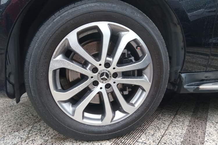 Used Mercedes-Benz GLE 2018 GLE 320 4MATIC Dynamic Edition Collector's Edition Left Front Wheel Hub