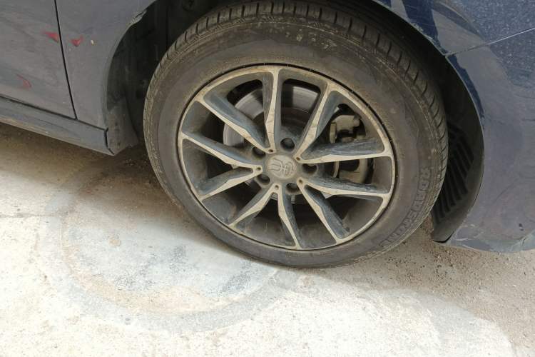 Used BYD Song MAX 2017 1.5T Automatic Smart Connect Luxury 7-Seater Right Front Wheel Hub