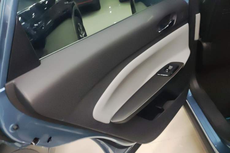 Used Venucia VX6 2023 520 Pro
