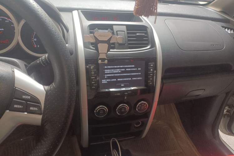 Used CHANGAN CX20 2014 1.4L IMT Sunroof Navigation Version China IV Standard