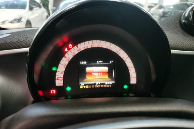 Used smart fortwo 2018 1.0L 52kW Hardtop Passion Edition China V Standard
