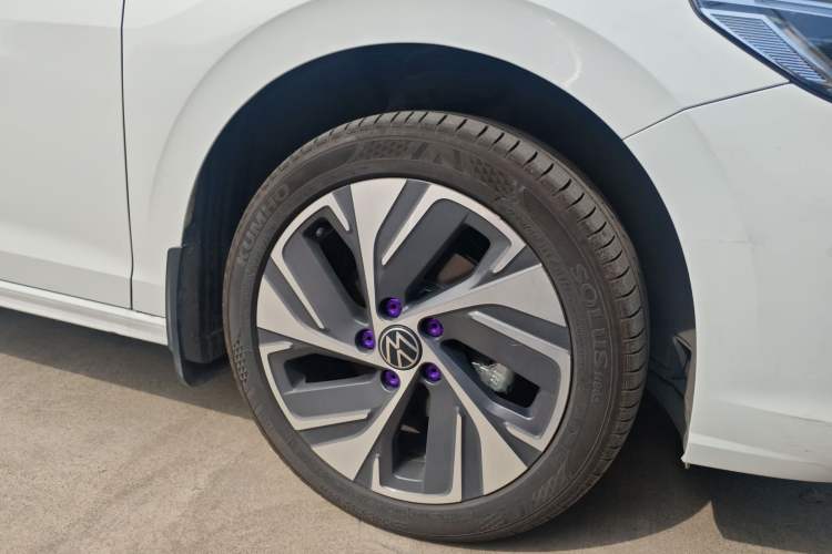 Used Volkswagen Bora 2025 Model, Facelifted 200TSI DSG Yuexing PRO Edition Right Front Wheel Hub