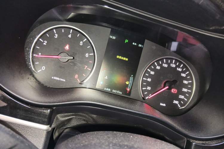 Used BYD Song MAX 2017 1.5T Automatic Smart Connect Luxury 7-Seater Instrument Cluster