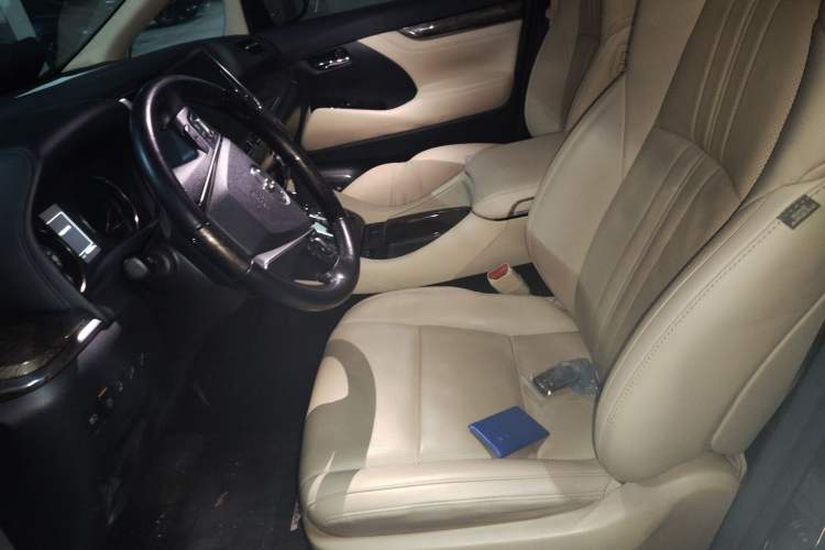 Used Toyota Vellfire 2021 Crown Dual-Engine 2.5L HV Supreme Edition
