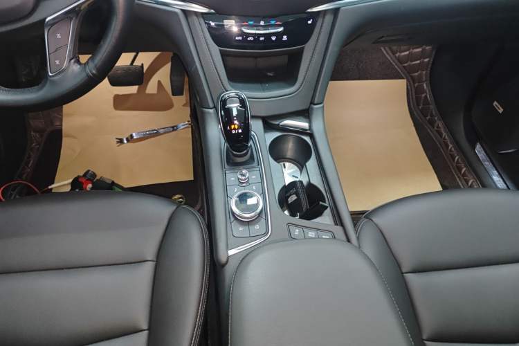 Used Cadillac XT5 2021 28T Luxury Model
