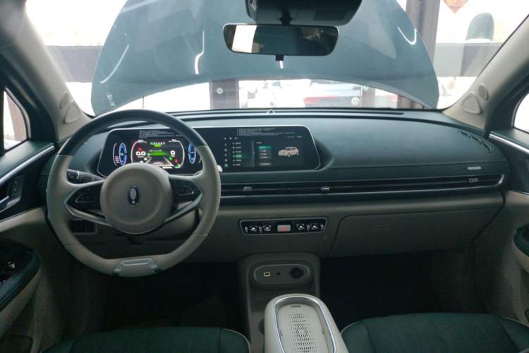 Used ORA Good Cat 2023 401 km Standard Range Luxury Version Lithium Iron Phosphate
