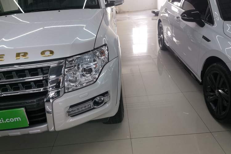Used Mitsubishi Pajero 2019 3.0L Automatic Luxury Edition
