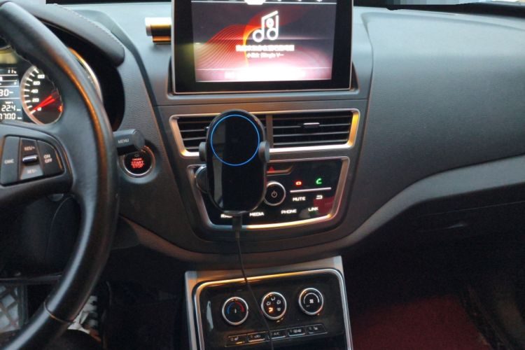 Used Bestune X40 2019 1.6L Automatic Luxury Edition China VI Audio And AC Panel