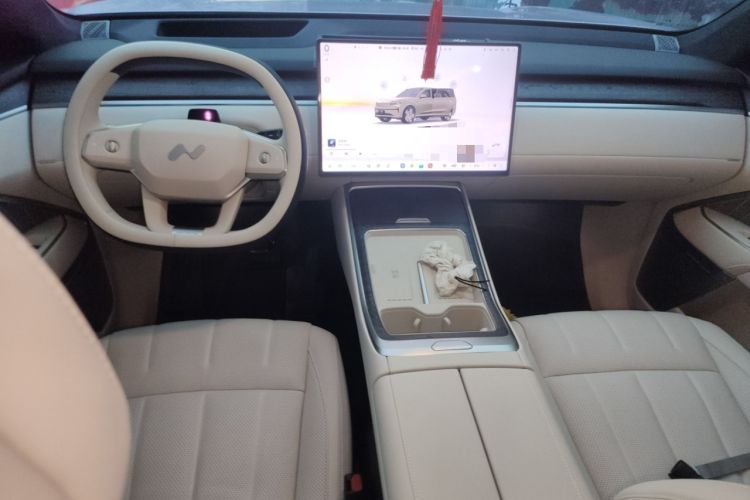 Used ONVO Luxeed L90 2025 Model—Ultra Six-Seater Version
