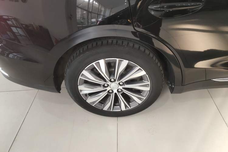 Used Hongqi E-QM5 2022 431 km Charge & Enjoy Edition