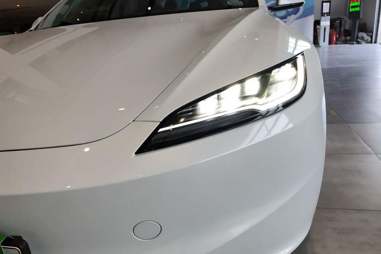 Used Tesla Model 3 2025 Rear-Wheel-Drive Version