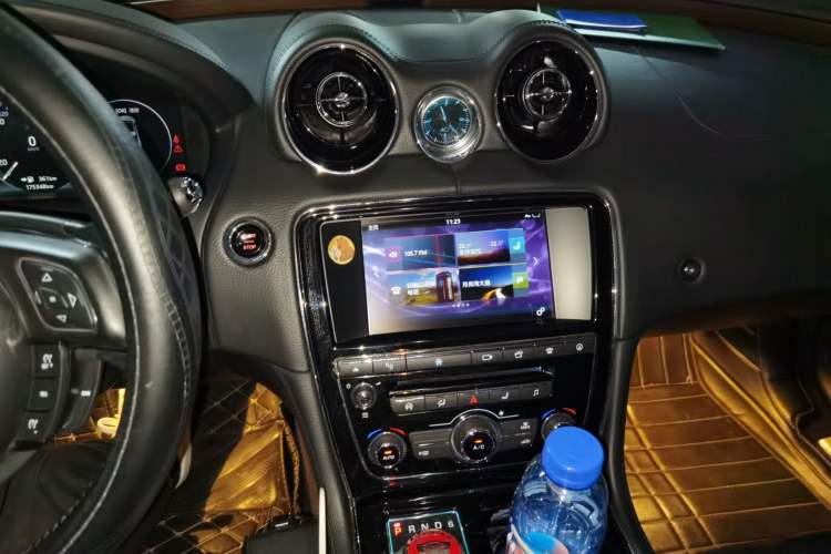 Used Jaguar XJ 2016 XJL 2.0T Two-Wheel-Drive Elegant Business Edition
