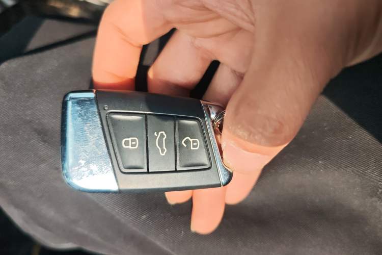 Used Volkswagen Magotan 2017 330TSI DSG Luxury Model Vehicle Key