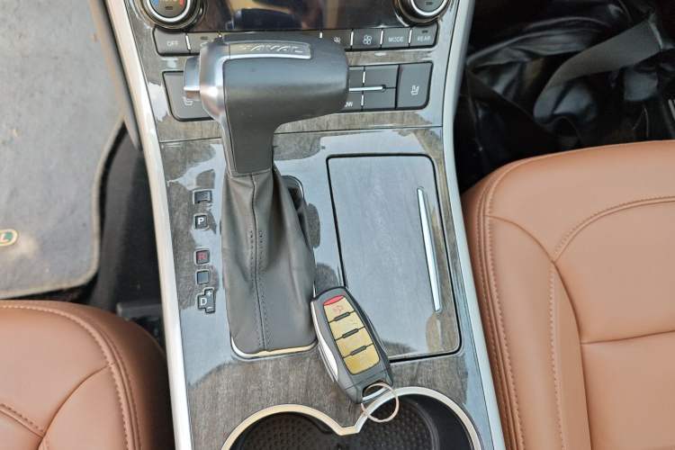 Used Haval H8 2015 2.0T Two-Wheel-Drive Elite Version