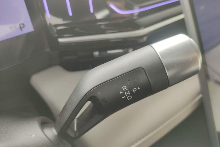 Used Geely Galaxy L6 2023 125km Starship Gear Lever