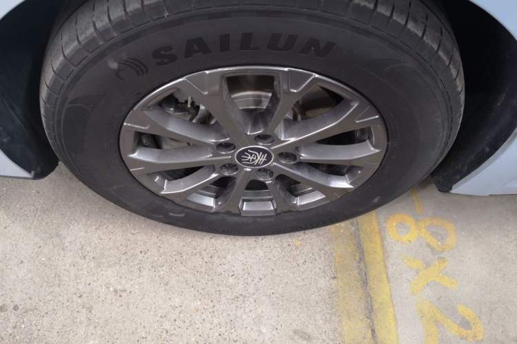 Used BYD Qin L 2024 DM-i 80KM Leading Model Left Front Wheel Hub