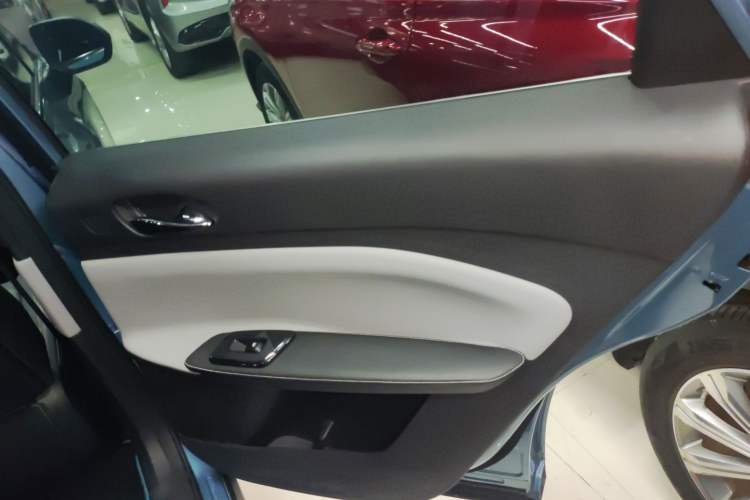 Used Venucia VX6 2023 520 Pro
