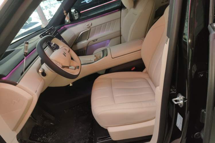 Used ONVO Luxeed L90 2025 Model—Ultra Six-Seater Version
