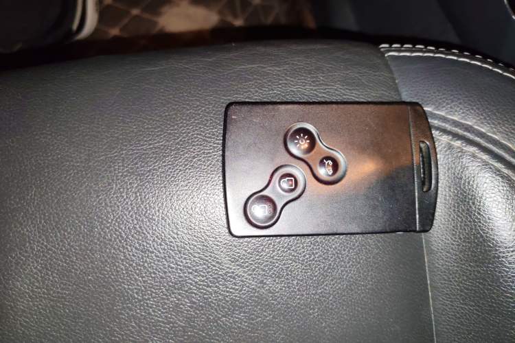 Used Renault Koleos 2014 2.5L Two-Wheel Drive Comfort Edition
