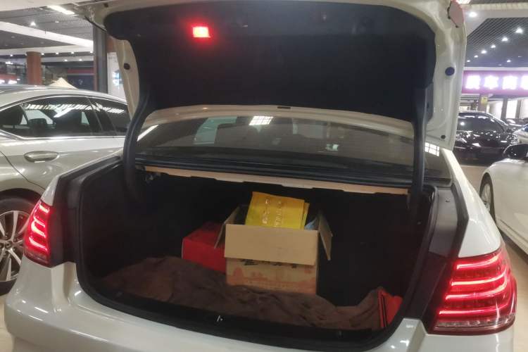 Used Mercedes-Benz E-Class 2015 Facelift E 200 L Sport Edition