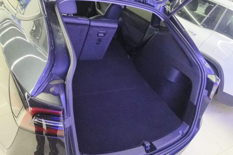 Used Tesla Model Y 2024 Rear-Wheel-Drive Version Trunk