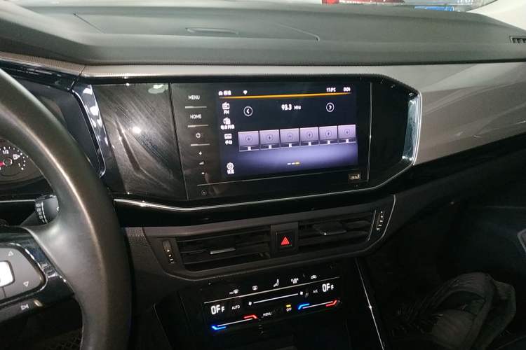 Used Volkswagen Tayron 2021 280TSI Two-Wheel Drive Luxury Smart Connectivity Version Audio And AC Panel