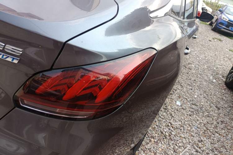 Used MG 5 2021 Revised Version 180 DVVT CVT Youth Luxury Edition Exterior 3