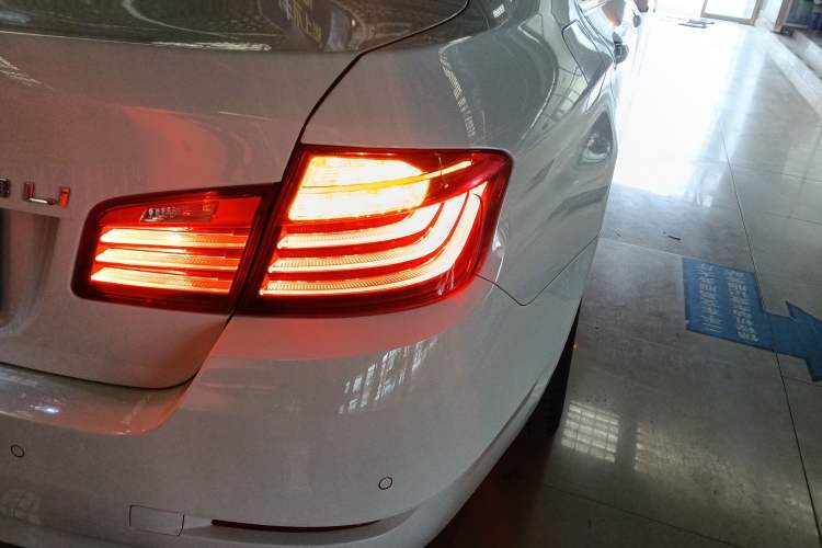 Used BMW 5 Series 2014 528Li Leading Model