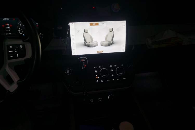 Used Land Rover Defender 2022 90 2.0T P300 X-DYNAMIC HSE
