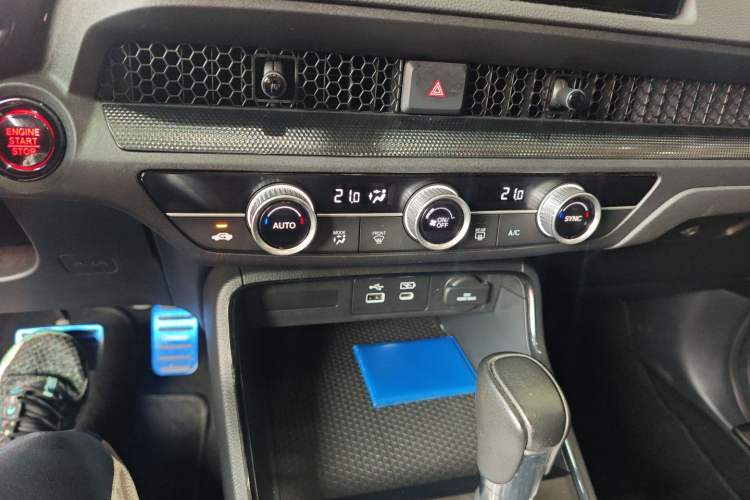 Used Honda Breeze 2023 240TURBO Two-Wheel-Drive Luxury Edition 5 Seats Audio And AC Panel