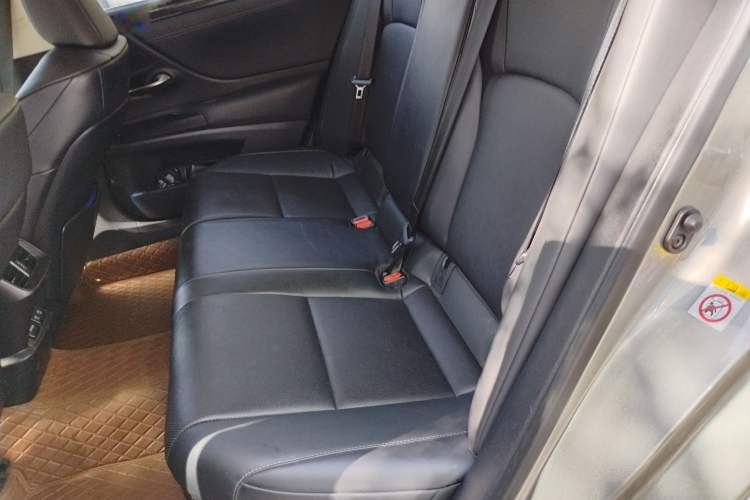 Used Lexus ES 2018 300h Premier Edition China VI Standard