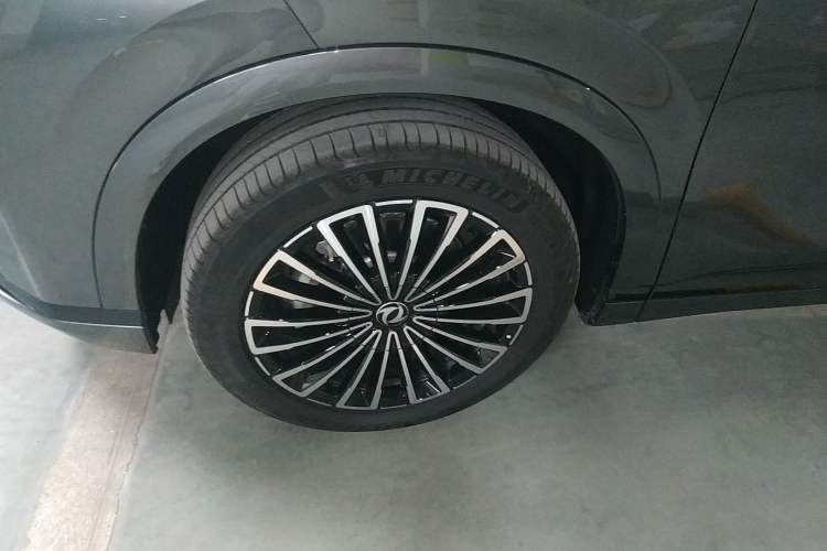 Used Dongfeng Aeolus L8 2025 Model 185KM Dream Edition
