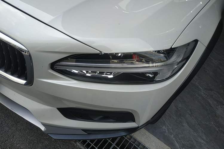 Used Volvo V90 2021 Cross Country B5 AWD Smart Range Edition