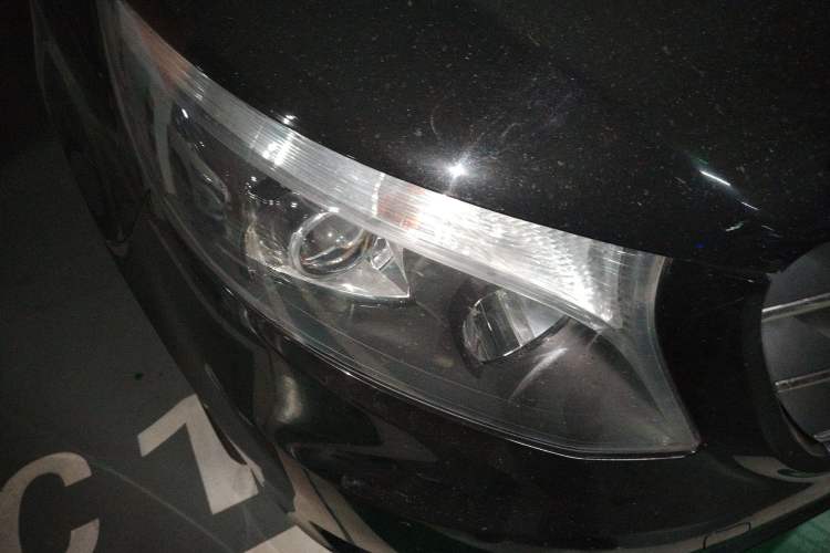 Used Mercedes-Benz Vito 2018 2.0T Elite Version 7 Seats China VI Emission Standard
